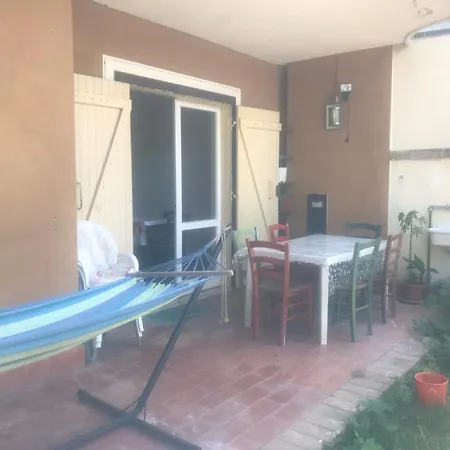 Con Giardino Διαμέρισμα